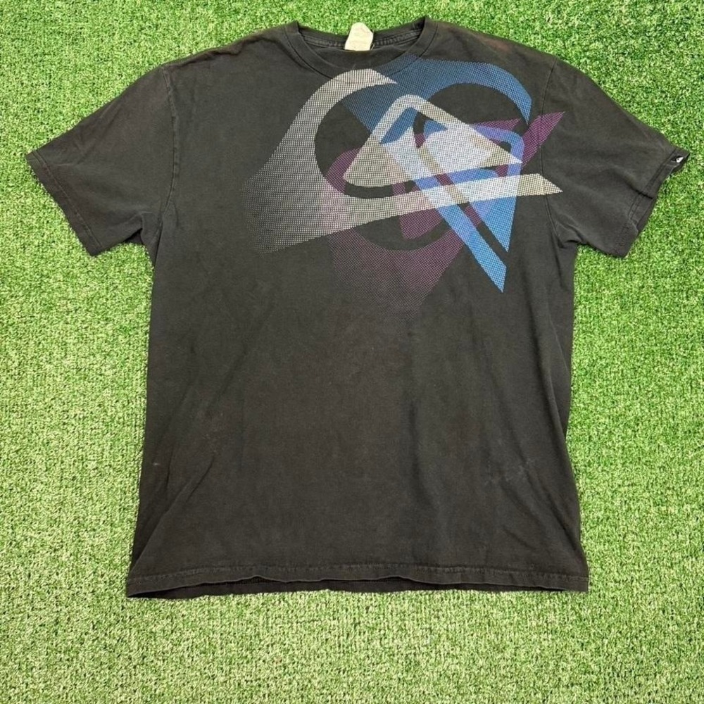 Quiksilver black and purple surf wear tee shirt cool Y2K